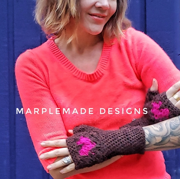 NWT* Handmade fingerless gloves 💜 fitted, soft acrylic, MarpleMade Designs - Picture 1 of 7
